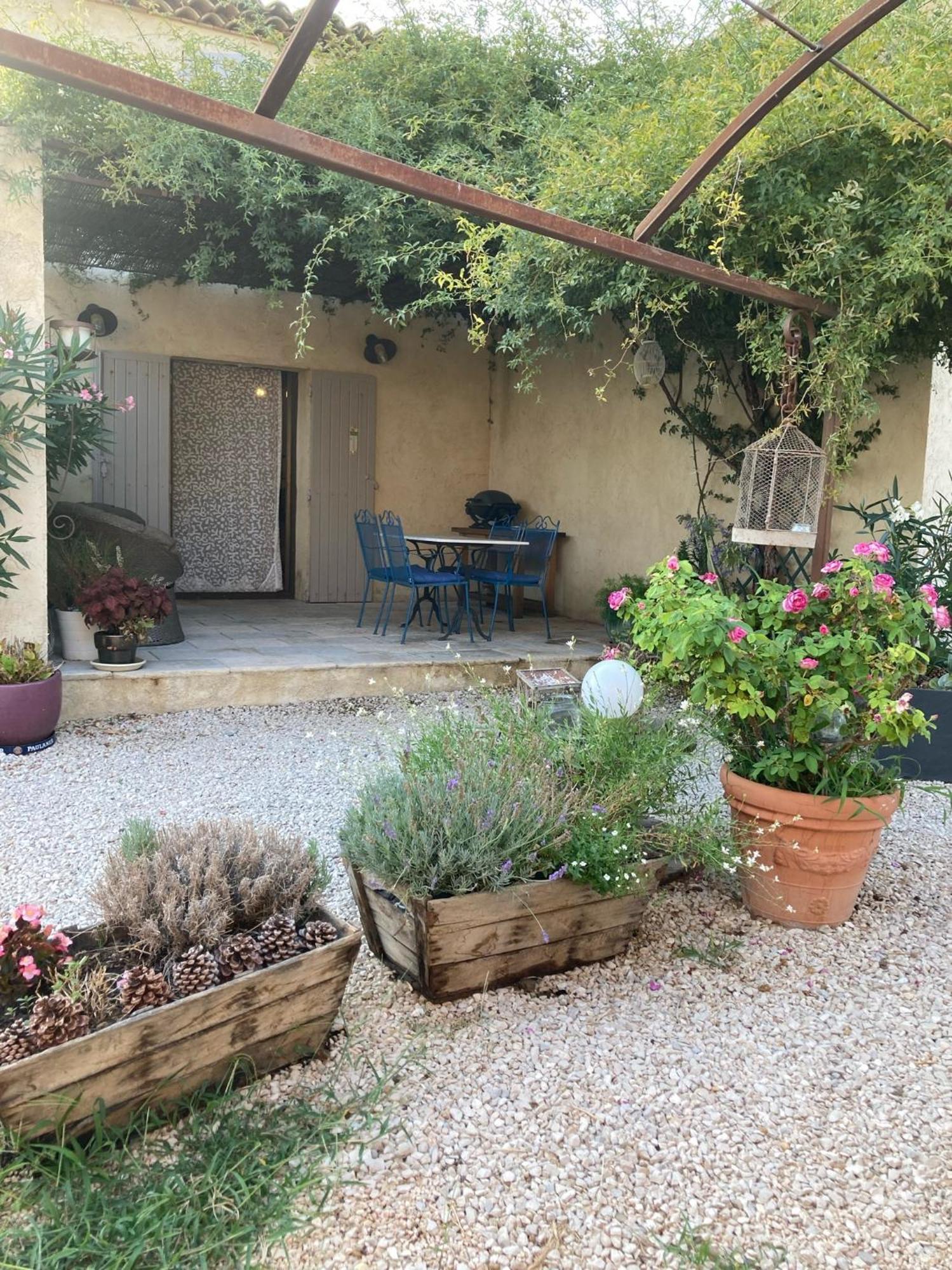 La Petite Garrigue Villa Merindol Exterior photo